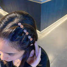 Afbeelding in Gallery-weergave laden, Strass Bloem Haarspeld