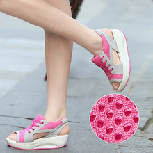 Afbeelding in Gallery-weergave laden, Muffin-sandalen met uitgesneden veters en contrasterende panelen