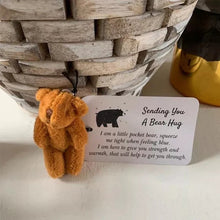 Afbeelding in Gallery-weergave laden, Een kleine zakbeer knuffel