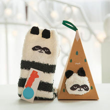 Afbeelding in Gallery-weergave laden, Zachte warme sokken van koraalfleece met kerstthema (4 paar)
