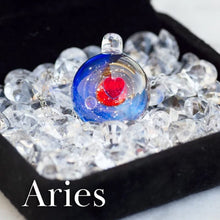 Afbeelding in Gallery-weergave laden, Kosmische sterrenhemel glazen kralen hanger ketting
