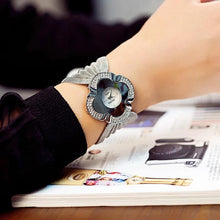 Afbeelding in Gallery-weergave laden, Elegant vlinderhorloge
