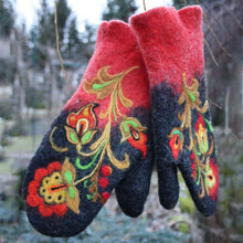 Afbeelding in Gallery-weergave laden, Borduurwanten met kerstbloemen
