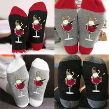 Afbeelding in Gallery-weergave laden, Gnome wijnglas Unisex Crew sokken
