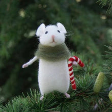 Afbeelding in Gallery-weergave laden, Felt Mouse and Pumpkin Ornament
