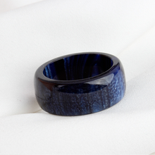 Afbeelding in Gallery-weergave laden, Ring van ingelegde hars met regenboogdiamanten
