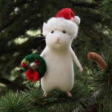 Afbeelding in Gallery-weergave laden, Felt Mouse and Pumpkin Ornament
