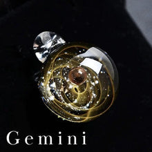 Afbeelding in Gallery-weergave laden, Kosmische sterrenhemel glazen kralen hanger ketting

