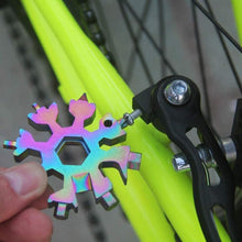Afbeelding in Gallery-weergave laden, ❄️18-in-1 roestvrijstalen sneeuwvlokken multitool❄️
