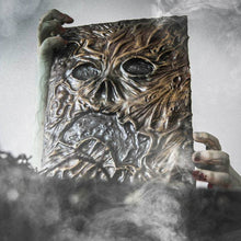 Afbeelding in Gallery-weergave laden, Necronomicon-decoratie
