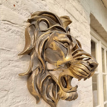 Afbeelding in Gallery-weergave laden, Lion Head Wall Mounted Art
