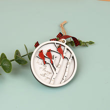 Afbeelding in Gallery-weergave laden, Handgemaakt Herdenkings Ornament met Kardinalen

