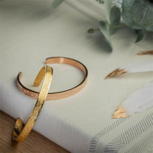 Afbeelding in Gallery-weergave laden, Carved bracelet
