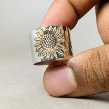 Afbeelding in Gallery-weergave laden, Golden Sunflower Wide Band Silver Ring

