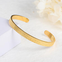Afbeelding in Gallery-weergave laden, Carved bracelet
