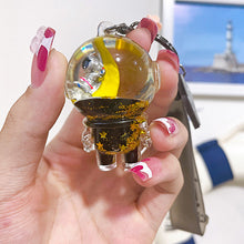 Afbeelding in Gallery-weergave laden, Drijvende Astronaut Sleutelhanger
