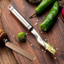 Afbeelding in Gallery-weergave laden, RVS Chili Corer Pepers Zaadverwijderaar
