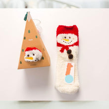 Afbeelding in Gallery-weergave laden, Zachte warme sokken van koraalfleece met kerstthema (4 paar)
