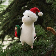 Afbeelding in Gallery-weergave laden, Felt Mouse and Pumpkin Ornament
