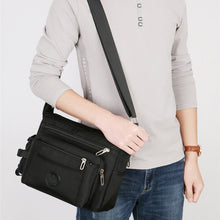 Afbeelding in Gallery-weergave laden, Waterproof Multifunctional Classic Crossbody Bag
