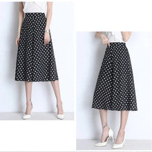 Afbeelding in Gallery-weergave laden, Zwarte culotte van chiffon met stippen
