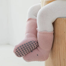 Afbeelding in Gallery-weergave laden, Warme sokken voor schattige baby's met antislipkussen
