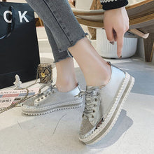 Afbeelding in Gallery-weergave laden, Diamond zilveren leren sneakers
