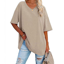 Afbeelding in Gallery-weergave laden, Dames T-shirt met V-hals
