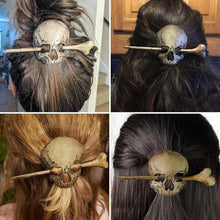 Afbeelding in Gallery-weergave laden, Death Moth/Skull Hair Pin Stick Slide met Faux Bone
