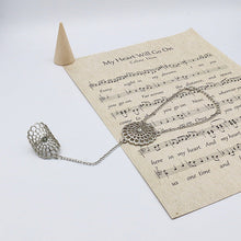 Afbeelding in Gallery-weergave laden, Uitgesneden Bloem Dream Catcher Armband Ring
