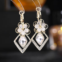 Afbeelding in Gallery-weergave laden, Bloem Zirkoon Rhombic Sapphire Drop Oorbellen
