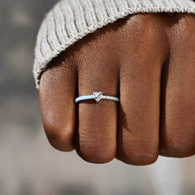 Afbeelding in Gallery-weergave laden, Aan mijn dochter - Gesneden Halve Emaille Ring
