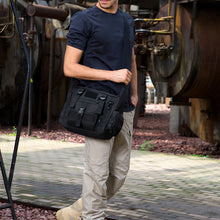 Afbeelding in Gallery-weergave laden, Waterdichte tactische militaire crossbodytas met meerdere zakken
