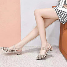 Afbeelding in Gallery-weergave laden, Sandalen met enkelbandje en strassteentjes met spitse neus
