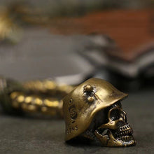 Afbeelding in Gallery-weergave laden, Skelet Soldaat Paracord Sleutelhanger
