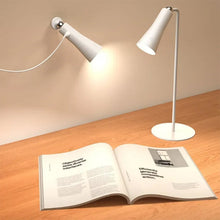 Afbeelding in Gallery-weergave laden, 3-in-1 magnetische draagbare tafellamp
