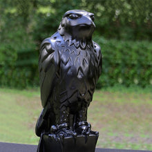 Afbeelding in Gallery-weergave laden, Valk standbeeld decoratie
