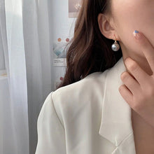 Afbeelding in Gallery-weergave laden, Pearl Drop Earrings
