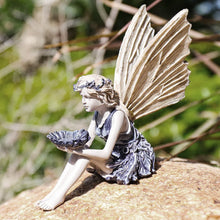 Afbeelding in Gallery-weergave laden, Zittende fee standbeeld tuin hars ambachtelijke ornament

