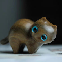 Afbeelding in Gallery-weergave laden, Handgemaakte houten gesneden katten
