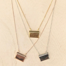 Afbeelding in Gallery-weergave laden, Metalen envelop ketting
