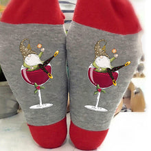 Afbeelding in Gallery-weergave laden, Gnome wijnglas Unisex Crew sokken
