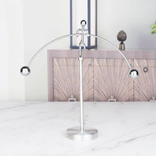 Afbeelding in Gallery-weergave laden, Nieuw klein roterend Iron Man-ornament
