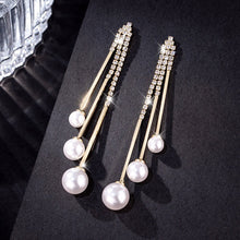 Afbeelding in Gallery-weergave laden, Kwastje elegante piercing oorbellen
