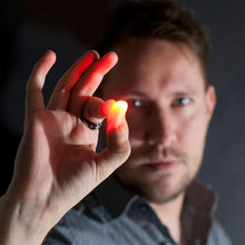 Afbeelding in Gallery-weergave laden, Magische duim - licht op vingers
