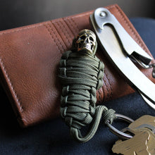 Afbeelding in Gallery-weergave laden, Paracord Sleutelhanger Mummie Messing Schedel
