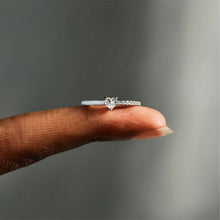 Afbeelding in Gallery-weergave laden, Aan mijn dochter - Gesneden Halve Emaille Ring
