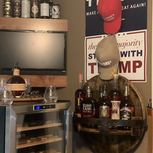 Afbeelding in Gallery-weergave laden, Bourbon Whisky Barrel Plank
