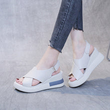 Afbeelding in Gallery-weergave laden, Damespantoffels en sandalen met open teen en vismond
