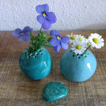 Afbeelding in Gallery-weergave laden, handgemaakte vaas bloem stenen tafel decor
